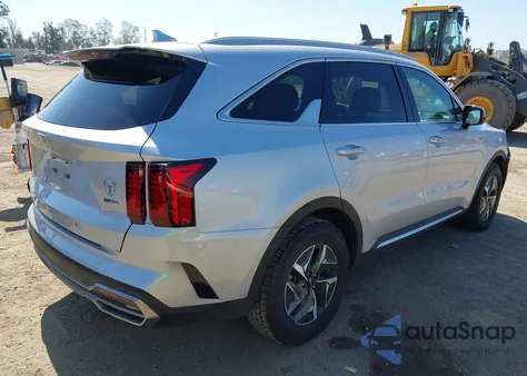 2022 Kia Sorento Hybrid S z USA, uszkodzony, nr VIN KNDRG4LG2N5102073